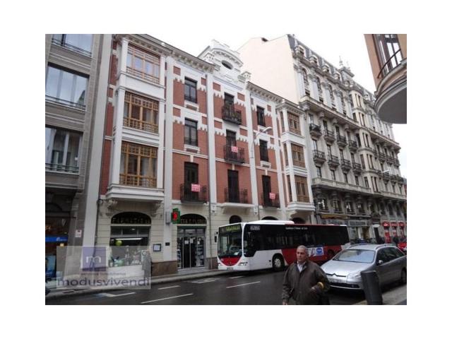 Local comercial en alquiler en León photo 0