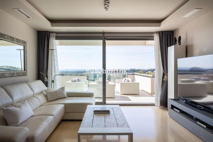 Apartamento en venta en Benahavís, Costa del Sol photo 0