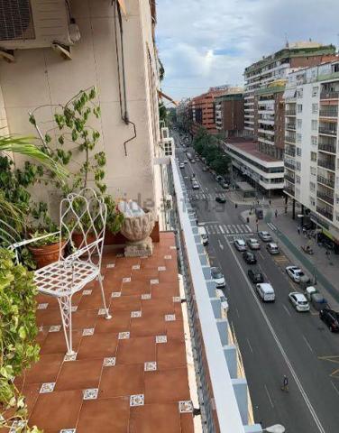 Piso en venta en Sevilla, Los Remedios photo 0