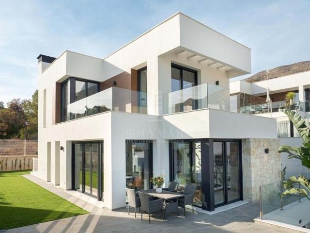 Chalet en venta en Finestrat, Finestrat photo 0