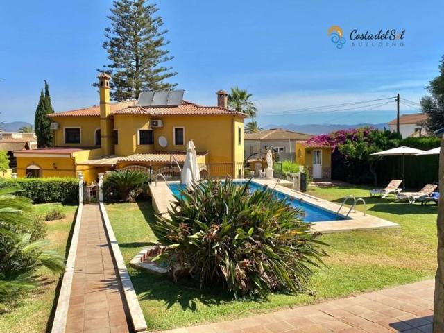 Casa con terreno en venta en Alhaurín de la Torre, Tabico photo 0