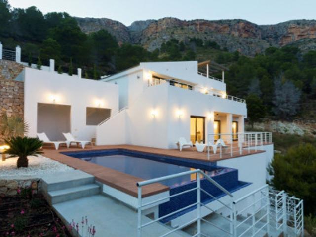 Chalet en venta en Altea photo 0
