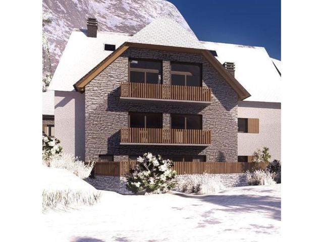Apartamento en venta en Naut Aran photo 0