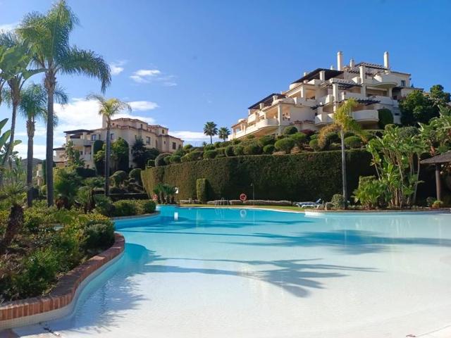 Piso en venta en Benahavís, Capanes del Golf photo 0