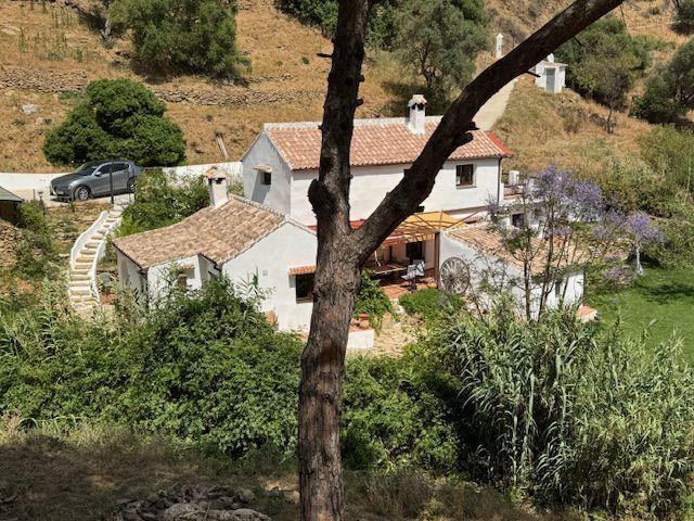 Chalet en venta en Casares, Casares photo 0