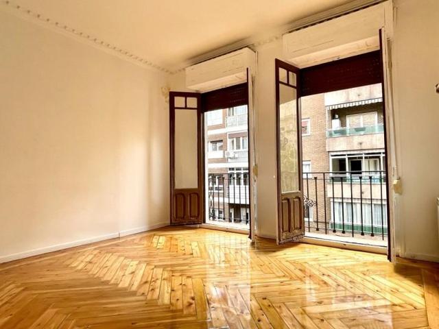Piso en venta en Madrid, Arguelles photo 0
