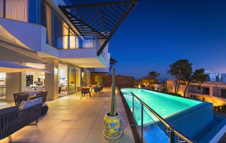 Adosada en venta en Marbella, Milla De Oro - Sierra Blanca photo 0