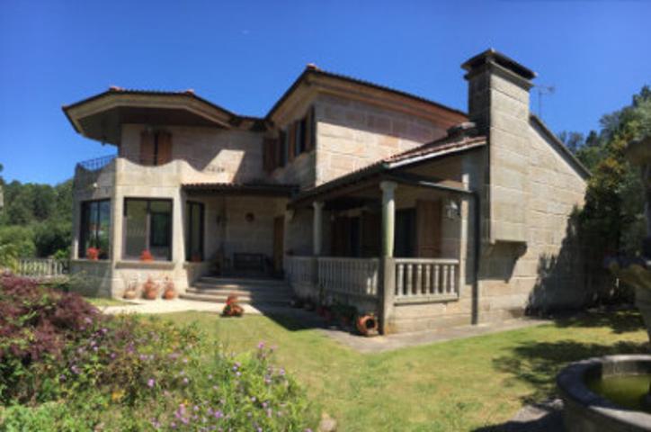 Chalet en venta en Marín, Mogor photo 0