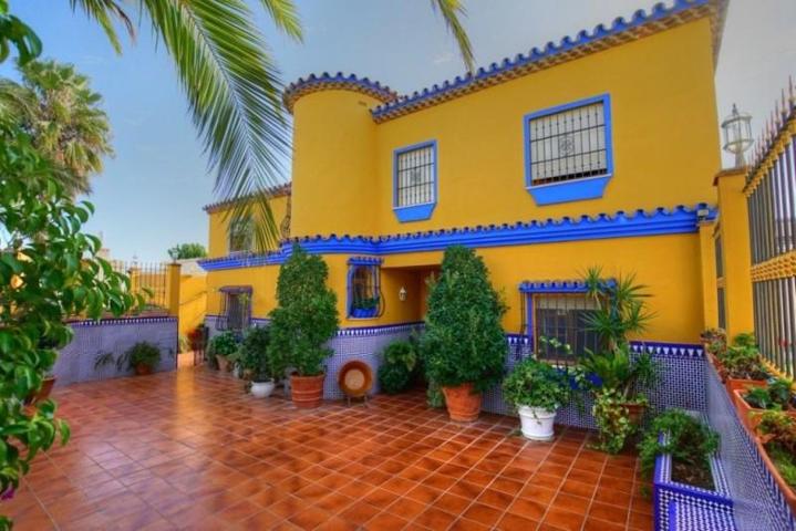 Chalet en venta en Estepona, El Padron El Velerin Alto photo 0
