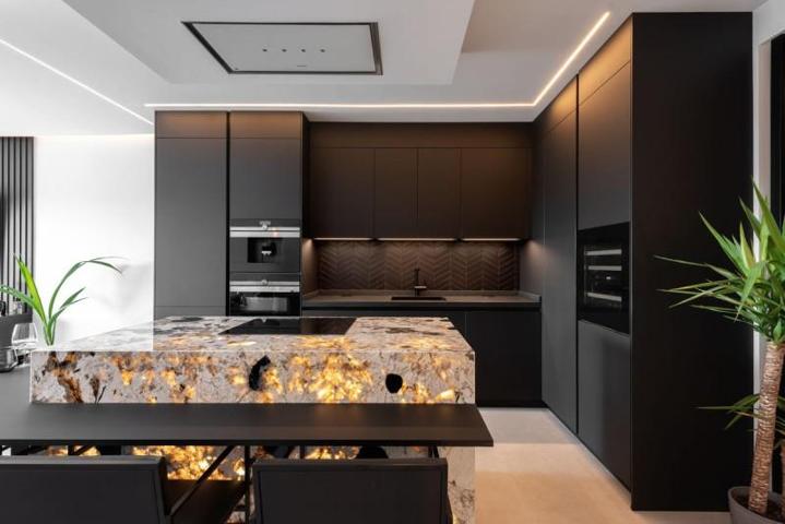 Apartamento en venta en Marbella, Puerto - Puerto Banús photo 0