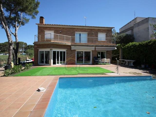 Chalet en venta en Palamós photo 0