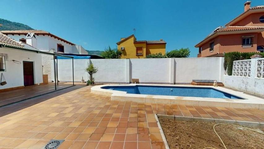 Chalet en venta en Alhaurín de la Torre, Retamar photo 0