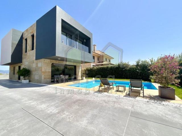 Chalet en venta en Vigo, Alcabre photo 0