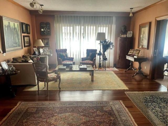 Piso en venta en Oviedo, Plaza de America photo 0