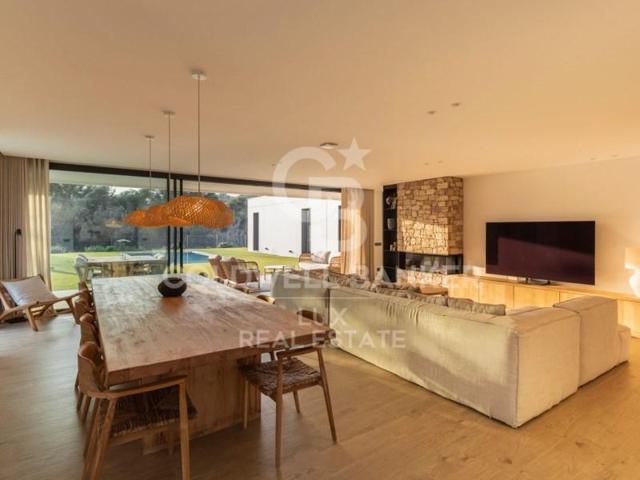 Casa en venta en Peralada photo 0