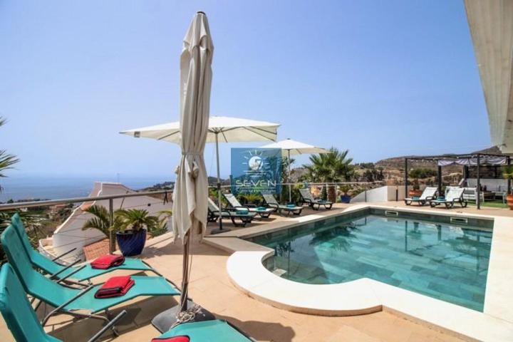 Chalet en venta en Almuñécar, Urbanizaciones photo 0