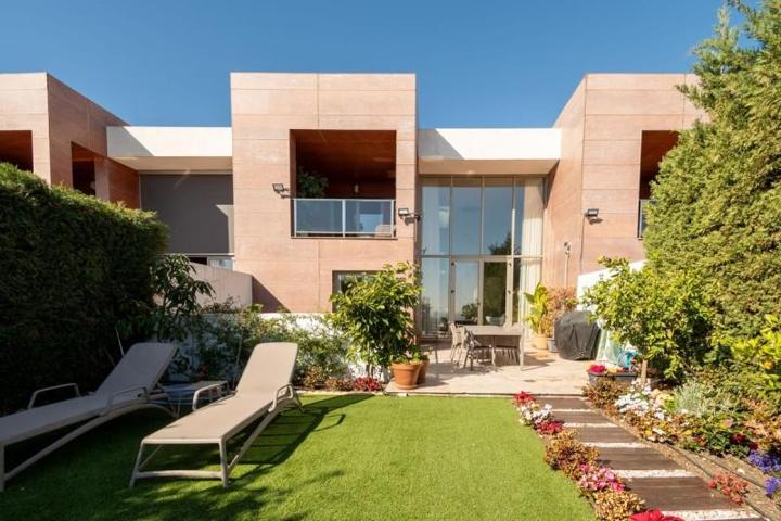 Adosada en venta en Benahavís, Costa del Sol photo 0