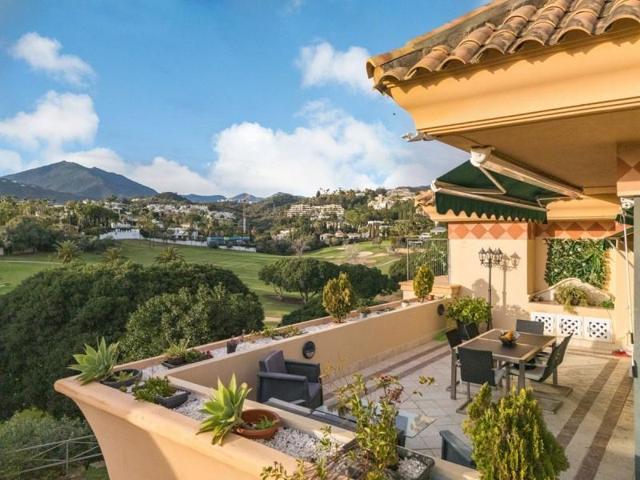 Aticos en venta en Marbella, Nueva Andalucia photo 0