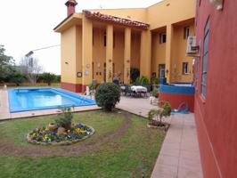 Chalet en venta en Córdoba, Arruzafa photo 0