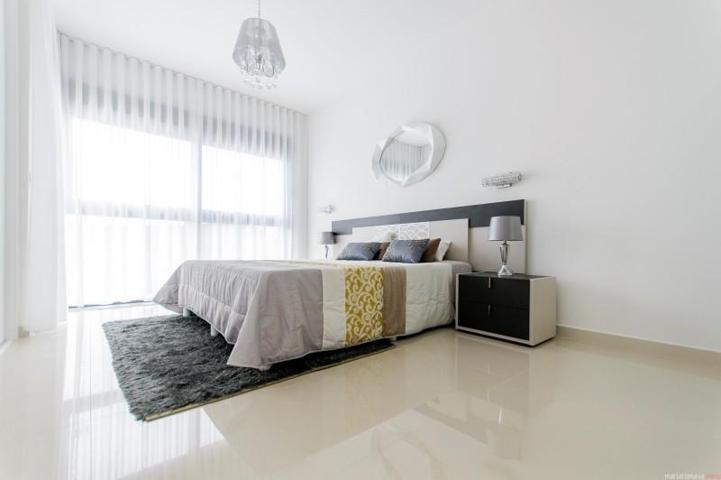 Chalet en venta en Alicante, Alicante-Alacant photo 0