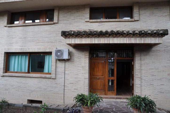 Chalet en venta en Chiva, Urb. El Bosque photo 0