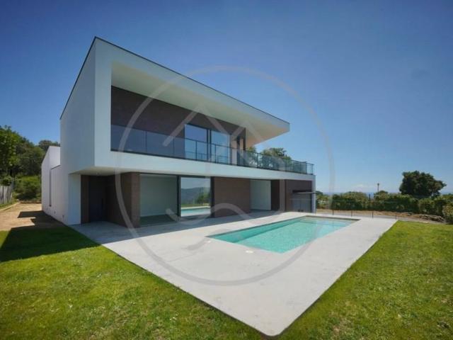 Chalet en venta en Castell-Platja d'Aro photo 0