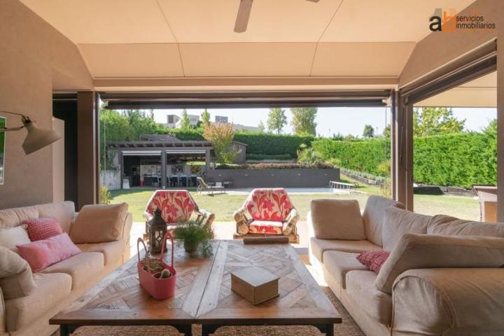 Chalet en venta en Egüés, Gorraiz photo 0