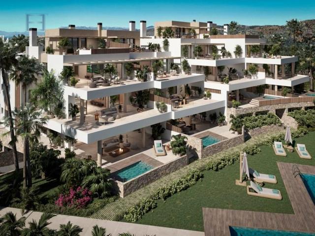 Apartamento en venta en Marbella, Alto de los Monteros photo 0