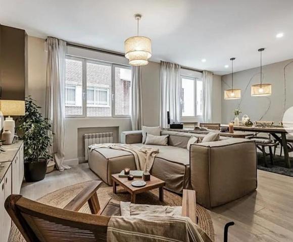 Apartamento en venta en Madrid photo 0