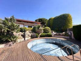 Casa en venta en Sant Vicenç de Montalt photo 0