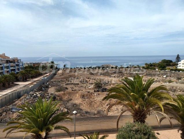 Apartamento en venta en Arona, Los Cristianos photo 0
