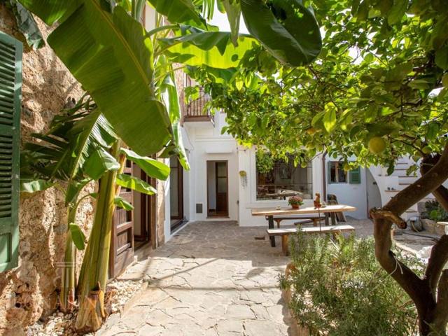 Casas de pueblo en venta en Esporles photo 0