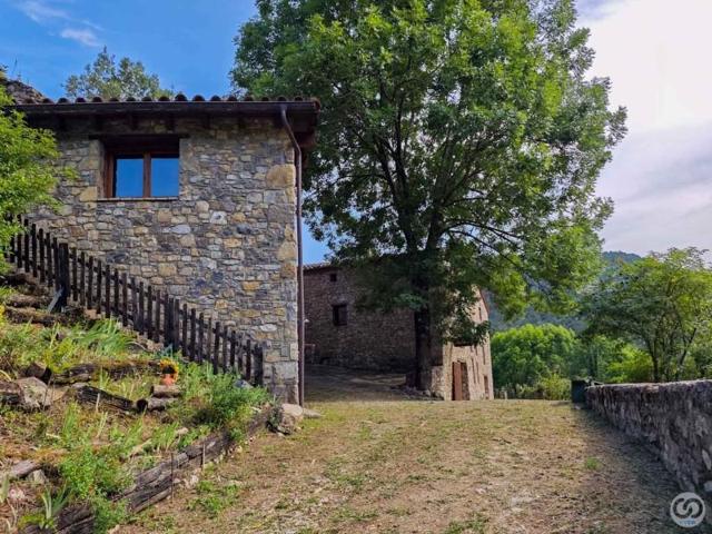 Casa con terreno en venta en Sant Joan les Fonts, La Vall de Bianya Olot photo 0