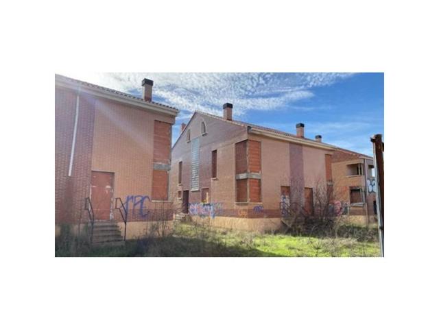 Edificio en venta en Tudela de Duero photo 0