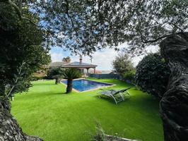 Casa en venta en Argentona photo 0