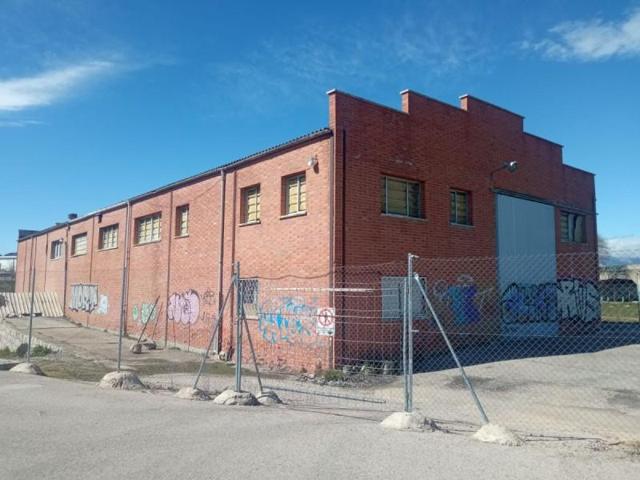 Nave industrial en venta en Colmenar Viejo, El Olivar photo 0