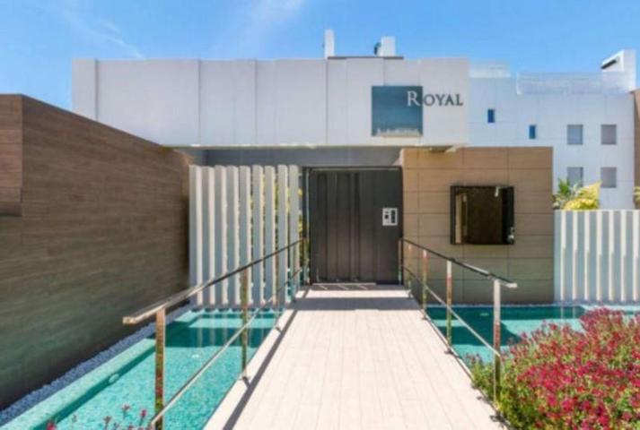 Apartamento en venta en Marbella, Puerto - Puerto Banús photo 0