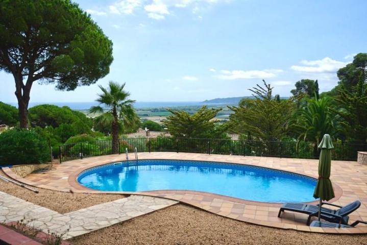 Chalet en venta en Torroella de Montgrí, Torre Vella photo 0