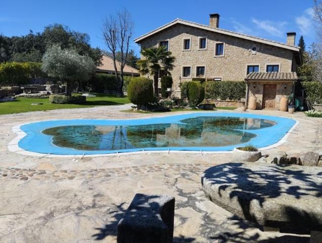 Chalet en venta en El Escorial, Urb. Pinosol photo 0