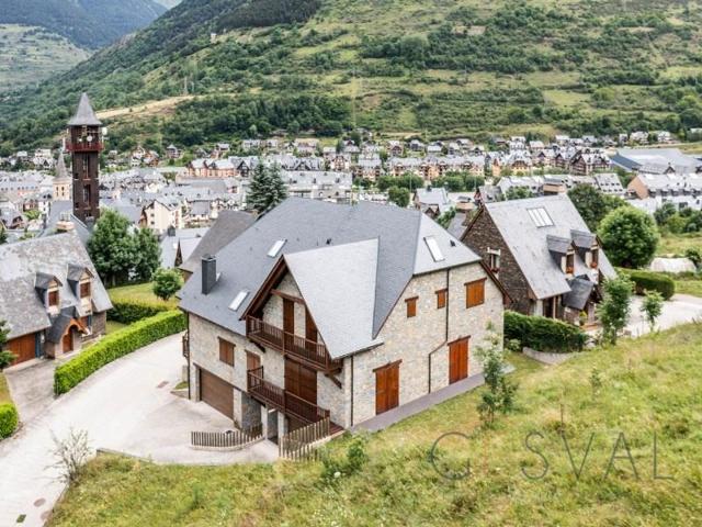 Casa en venta en Vielha e Mijaran photo 0