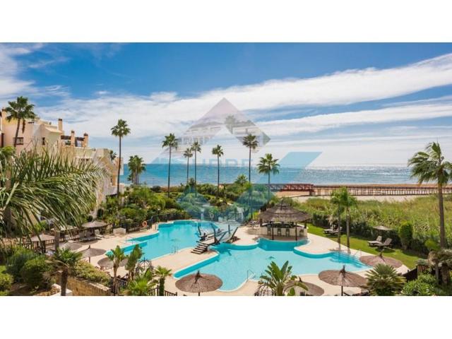 Apartamento en venta en Estepona photo 0