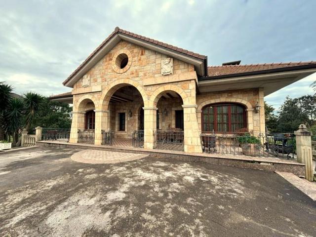 Casa en venta en Noja, Playa de Ris photo 0