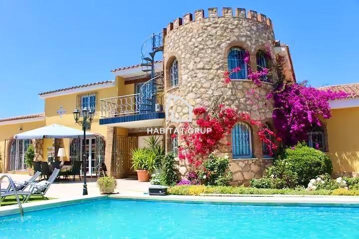 Chalet en venta en Salou photo 0