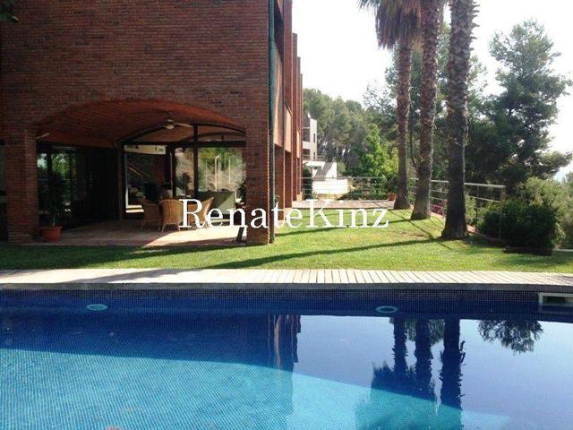 Chalet en venta en Santa Coloma de Cervelló, Santa Coloma De Cervello photo 0