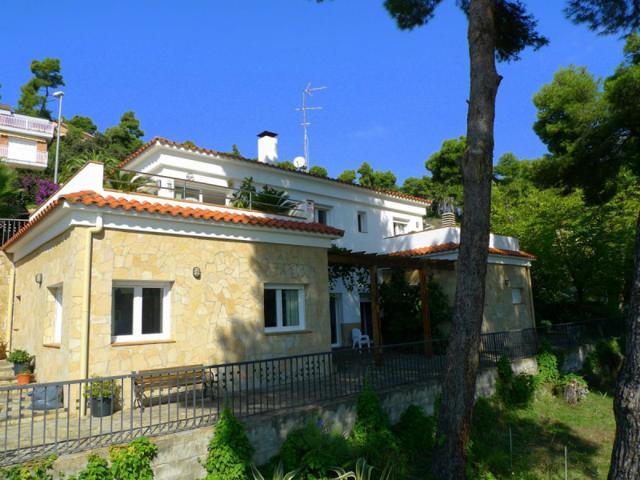 Casa en venta en Lloret de Mar, Sta. Cristina photo 0