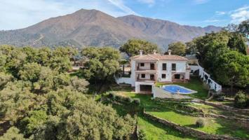 Chalet en venta en Casares, Costa Del Sol photo 0