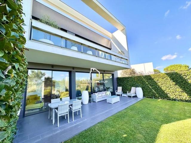 Chalet en venta en Caldes de Malavella photo 0