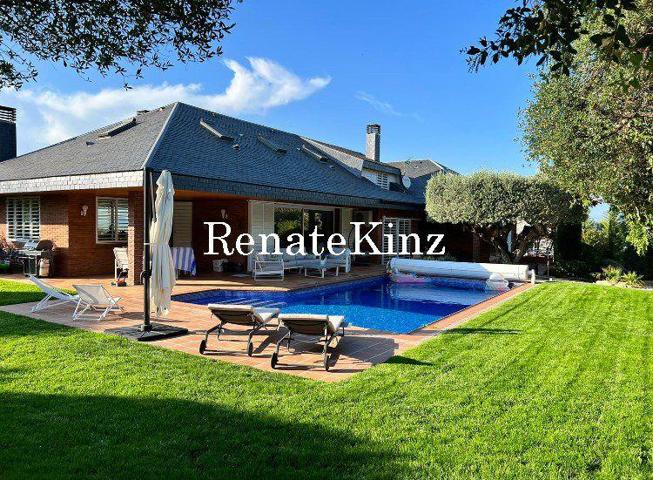 Chalet en venta en Corbera de Llobregat, Corbera De Llobregat photo 0