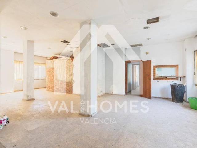 Local comercial en venta en Valencia, Campanar photo 0