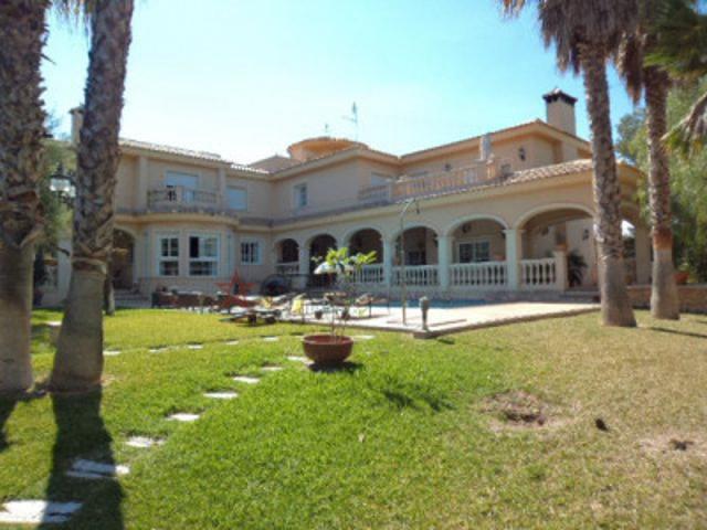 Chalet en venta en Mutxamel, Urbanizacion - Las Paulinas photo 0